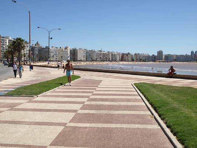 ../../Pictures/240110/064 Montevideo Pocitos.JPG